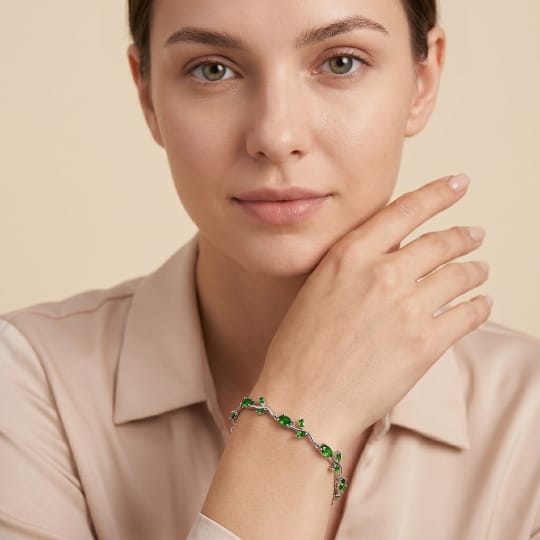 Tulip Bracelet — Emerald Green Stone Chain Bracelet Hover