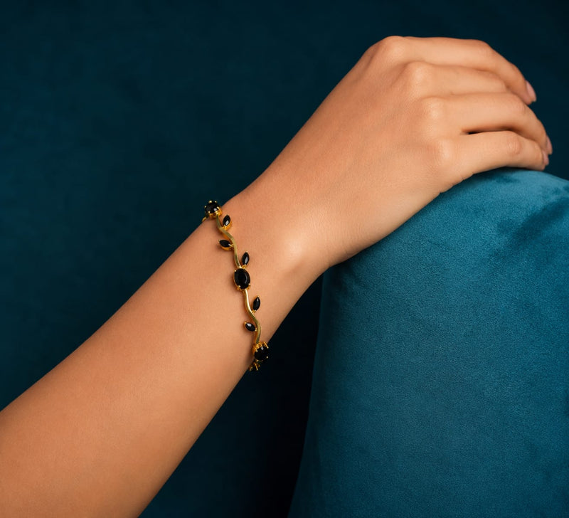Tulip Bracelet — Black Stone Gold Chain Bracelet